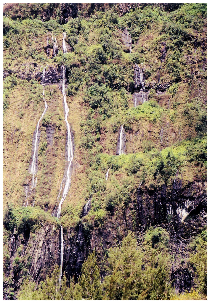 03 - Salazie - Voile De La Mariée (2).jpg